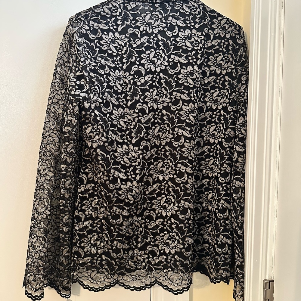 Elegant Black and White Lace Top - Picture 12 of 12